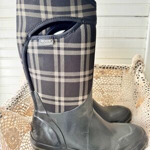 Bogs Tall Plaid Waterproof Boots sz 9